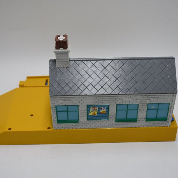 1998 Thomas & Friends Tomy Plarail Flying Harold Station Works - Station Only - Picture 10 of 11